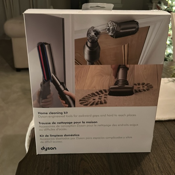 Dyson Cleaning Kit - Picture 3 of 4